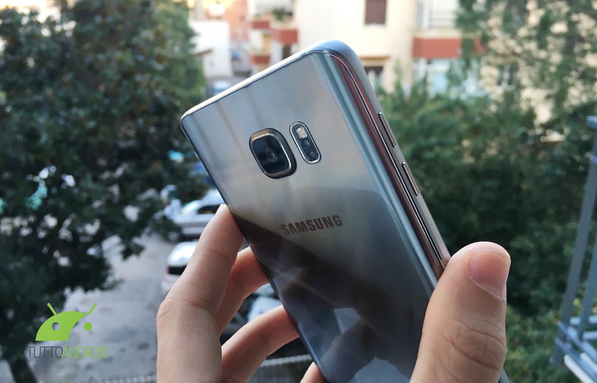 Samsung Galaxy Note 7, sblocco con lo sguardo. Lancio a settembre Samsung Galaxy Note 7, sblocco con lo sguardo. Lancio a settembre