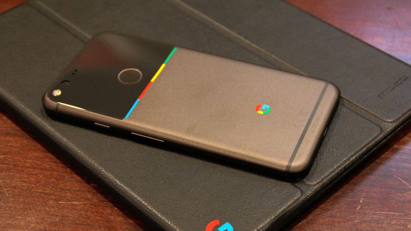 Google Pixel: i preordini superano le previsioni ritardi nelle consegne