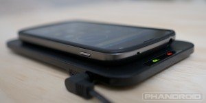 Nexus 4 wireless charger Qi angled