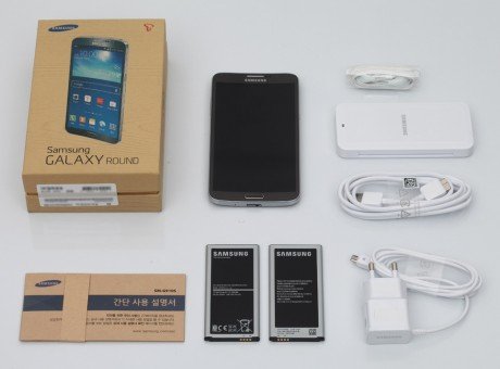 Samsung galaxy round unboxing pic2