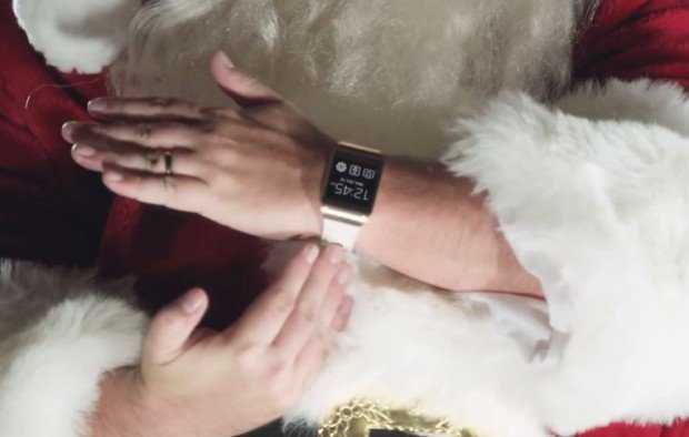 Il Samsung Galaxy Gear anche al polso di Babbo Natale