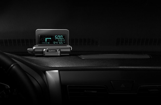 Garmin presenta HUD+, il parabrezza intelligente