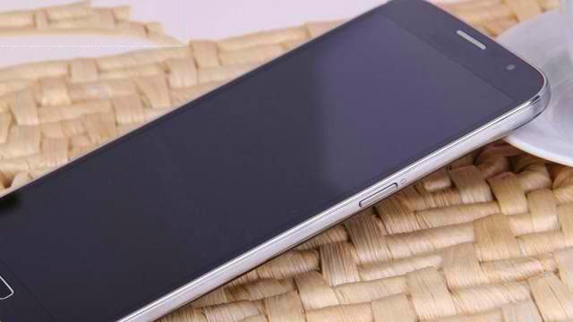Samsung Galaxy S5: confermato il nome e il display 2K da @evleaks