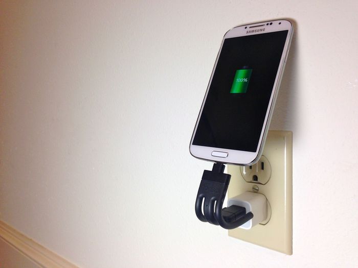 Torso, un cavo pieghevole multi-uso per tutti gli smartphone 