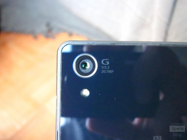 Sony Xperia Z2: per alcuni il sensore ottico posteriore è decentrato