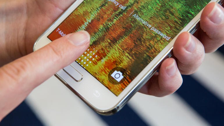Samsung: il riconoscimento delle impronte digitali e dell'iride arriverà su molti dispositivi