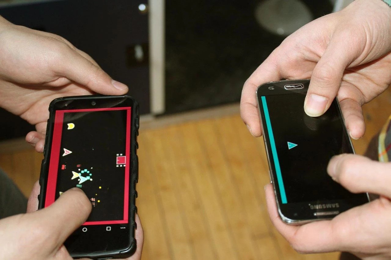 Игры на андроид на одном телефоне. Dual игра. Dual игра на андроид. Игры Bluetooth 2. Игра через блютуз на андроид для двоих.