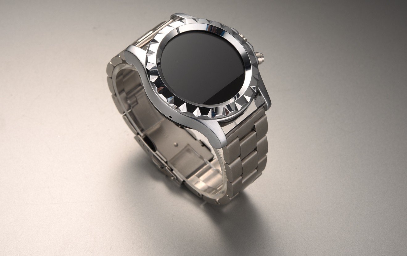 Prime immagini dello smartwatch circolare di No.1