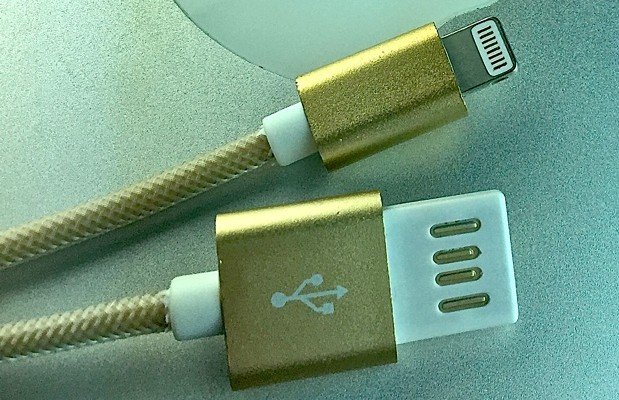 Su Kickstarter arrivano i cavi USB e Lightning reversibili