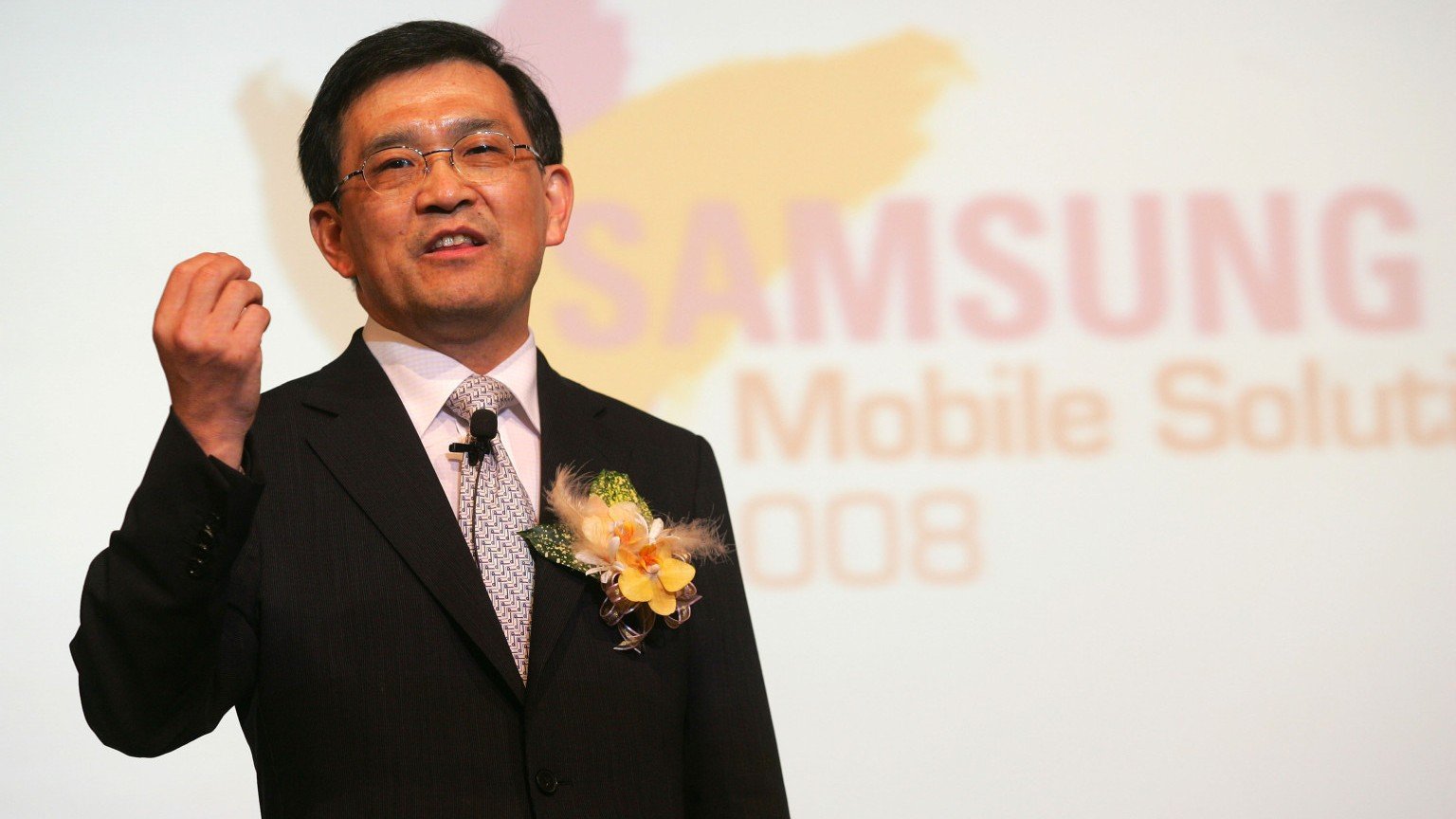 Il 2016 sarà un anno di grande competizione nel settore mobile, secondo Samsung