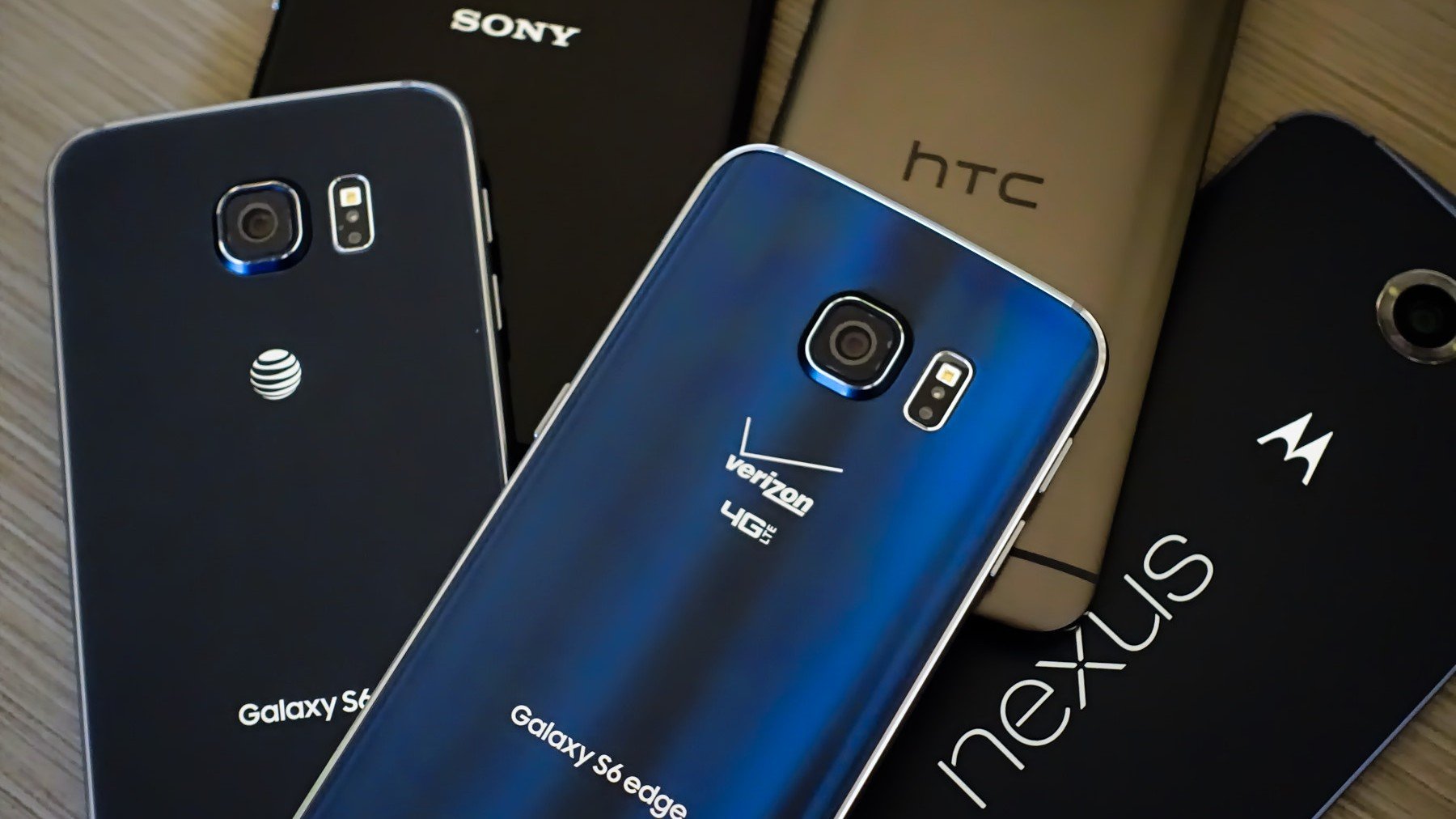 Samsung si conferma leader indiscusso di un mercato da 1,4 miliardi di smartphone