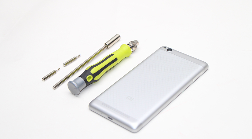 Xiaomi Redmi 3 in un primo teardown: riparazione non troppo impegnativa