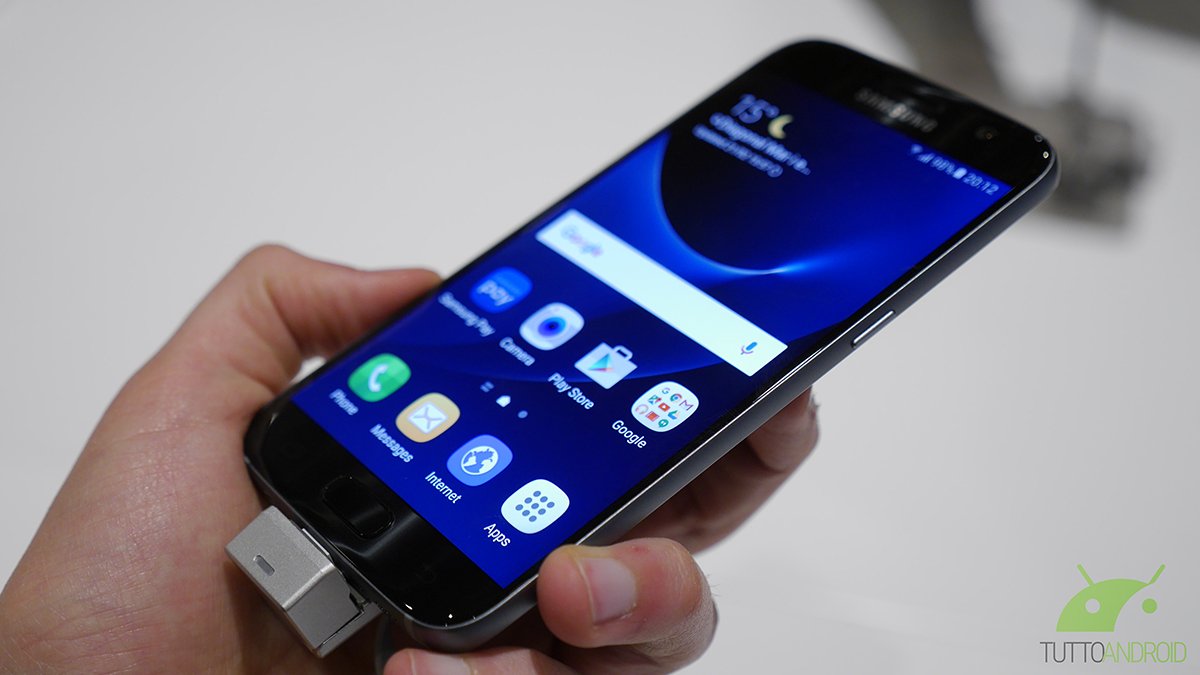 I pre-ordini del Galaxy S7 sarebbero inferiori a quelli del Galaxy S6