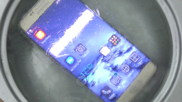 Samsung Galaxy S7 edge affronta il gelo in una nuova prova di resistenza