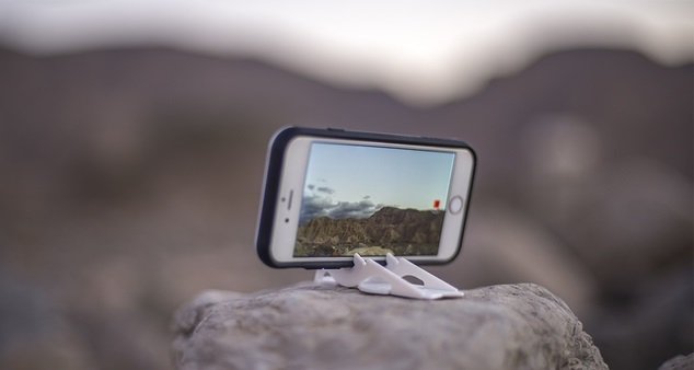 Pocket Tripod è lo stand portatile che sembra una carta di credito