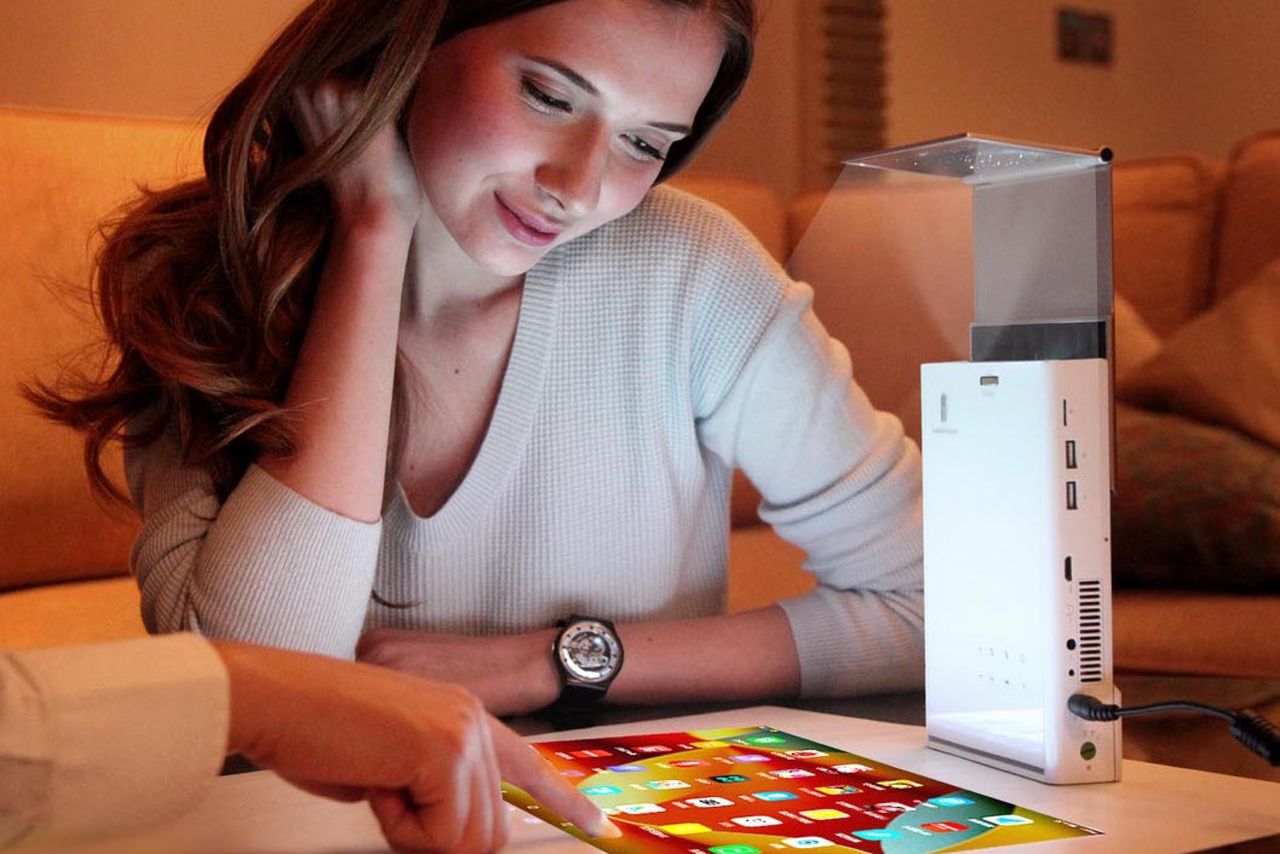 Lazertouch è un nuovo proiettore che trasforma ogni superficie in un tablet Android