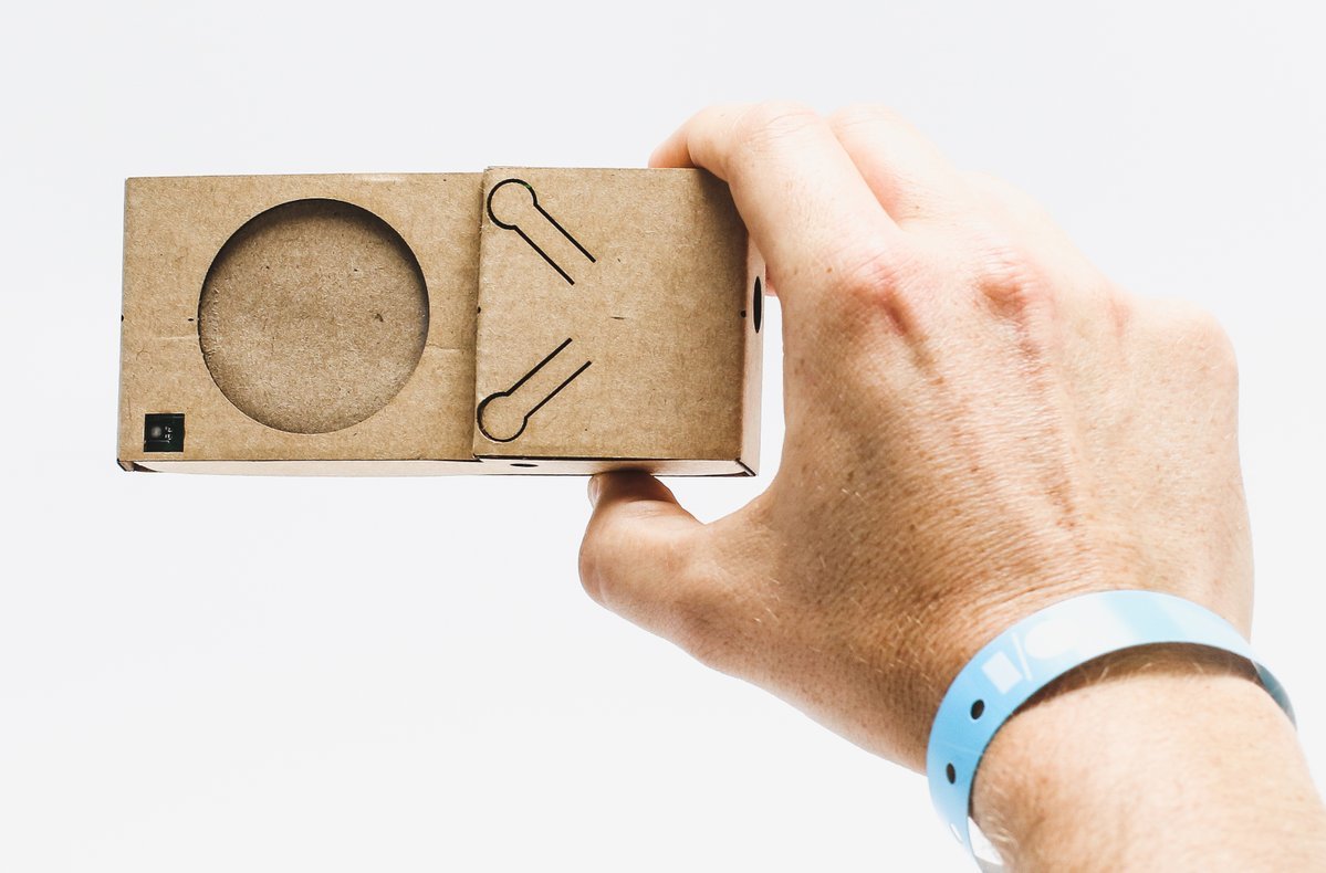 Ecco il prototipo del controller di Daydream fatto di cartone