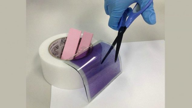 NIMS-cutting-flexible-display-panel-840x472