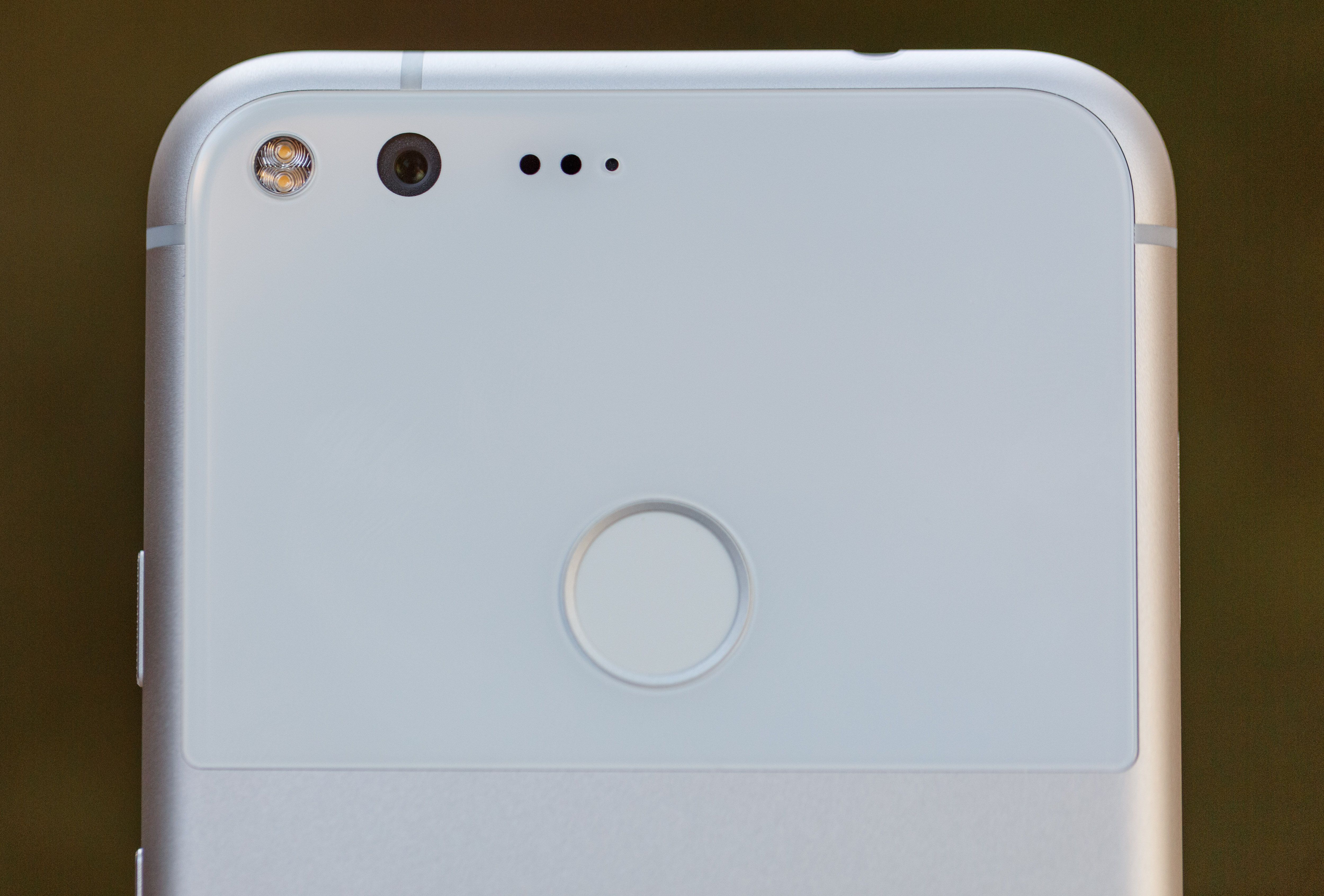 La fotocamera dei Google Pixel presenta aloni negli scatti: fix in arrivo