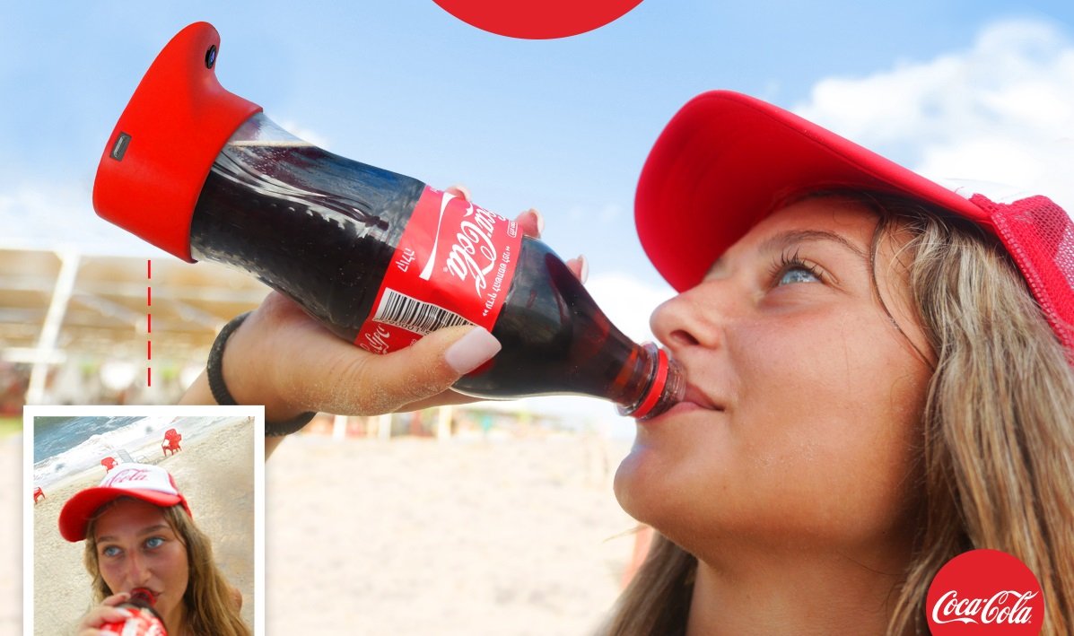 Ecco la bottiglia di Coca-Cola per scattarsi i selfie