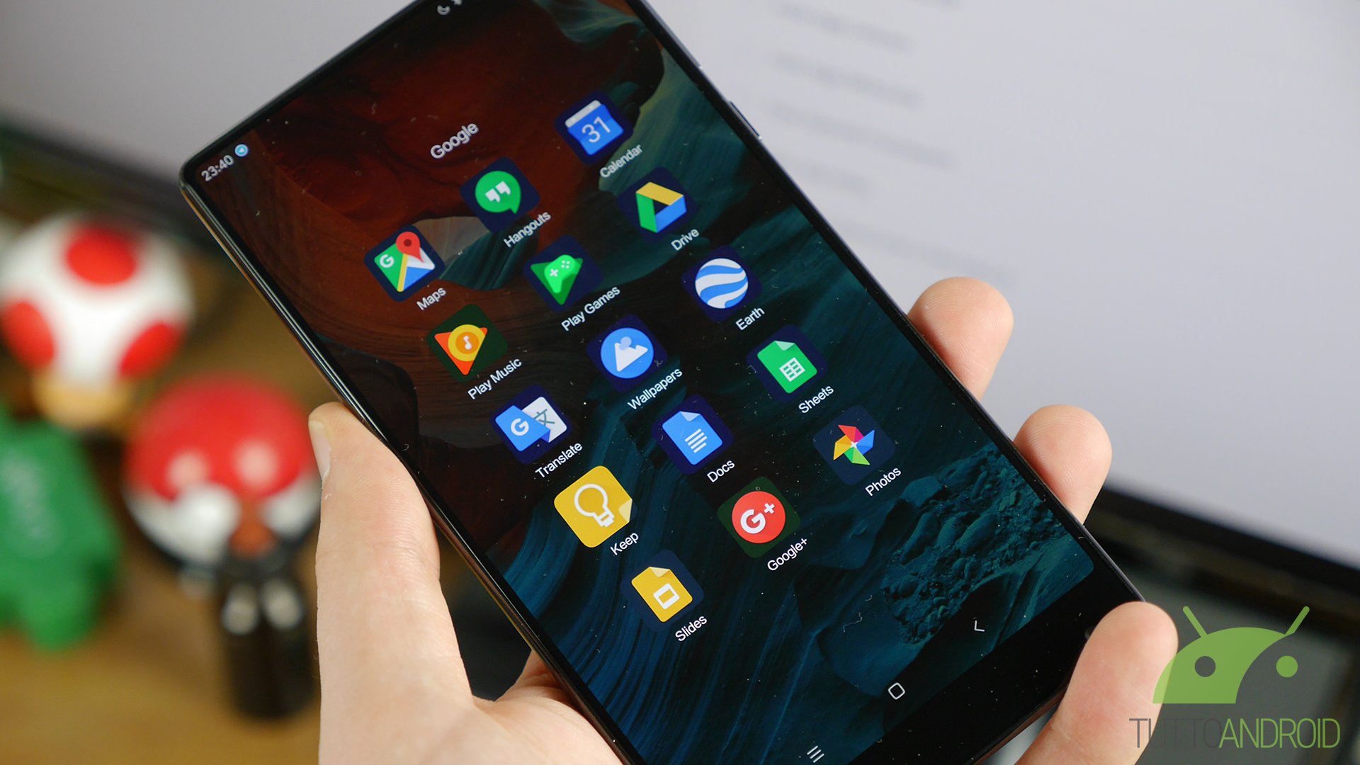Gli italiani vanno pazzi per le app: spesi ogni mese 46 ore in media