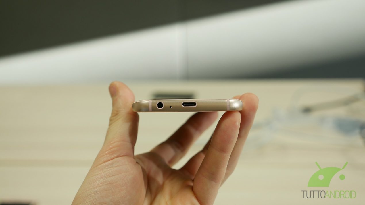 Dite addio agli adattatori da micro USB a USB Type-C, almeno sugli smartphone Samsung