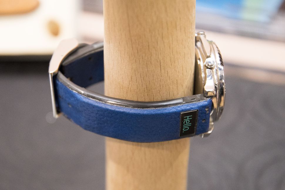 CT Band trasforma il vostro orologio in smartwatch, ma costa come uno smartwatch intero