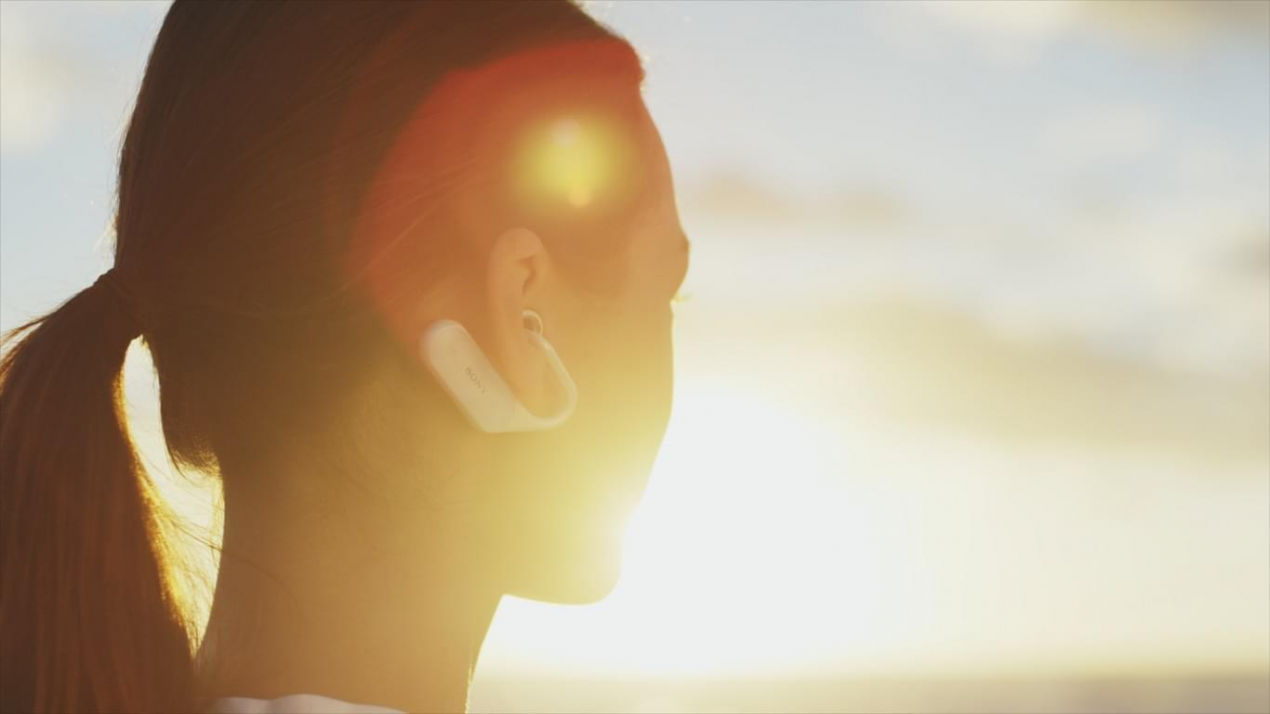 Sony presenta un nuovo concept di cuffie in-ear con assistente digitale al MWC 2017