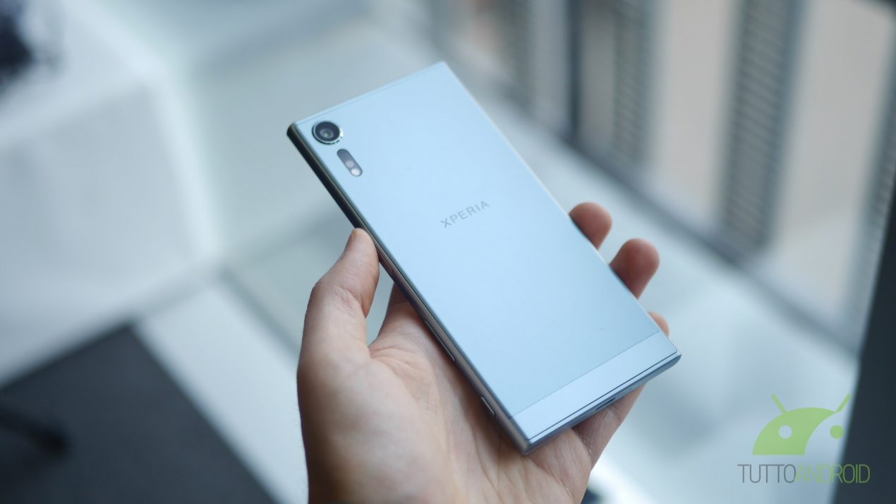 Sony Xperia XZ Premium disassemblato al MWC 2017: ecco com'è fatto