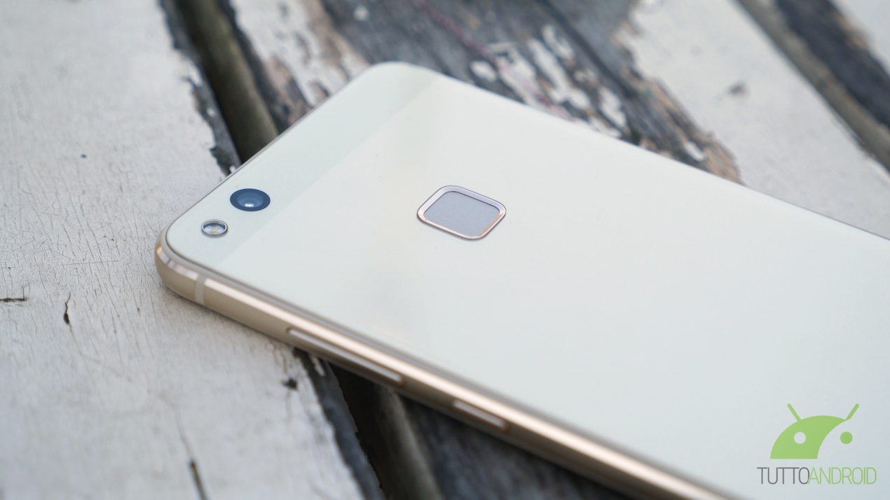 Huawei P10 Lite cala drasticamente di prezzo: ora disponibile a 289 Euro