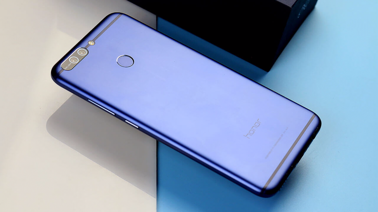Honor V9, il primo top di gamma del 2017, smontato pezzo per pezzo
