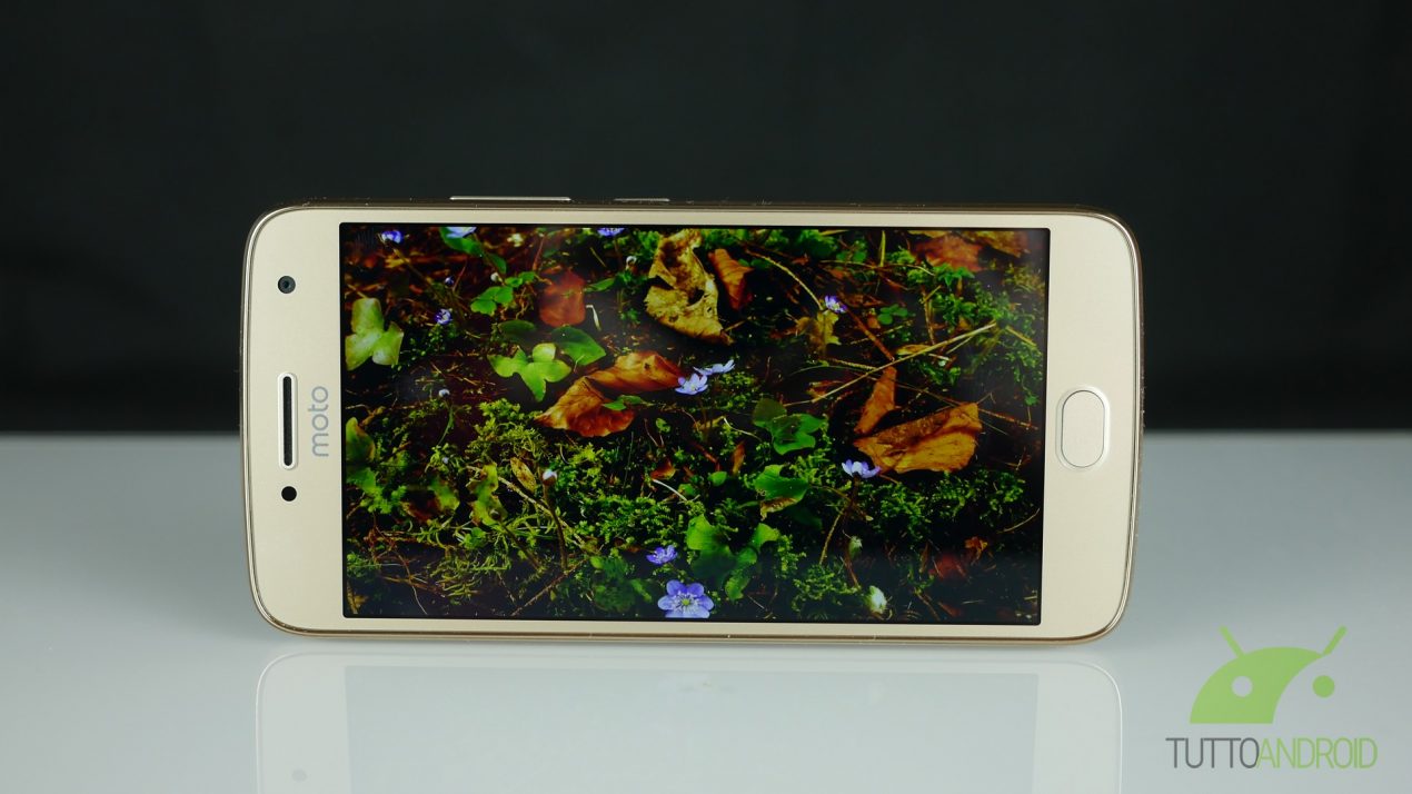 Lenovo Moto G5 Plus in preordine su Amazon Italia al prezzo di 299 Euro