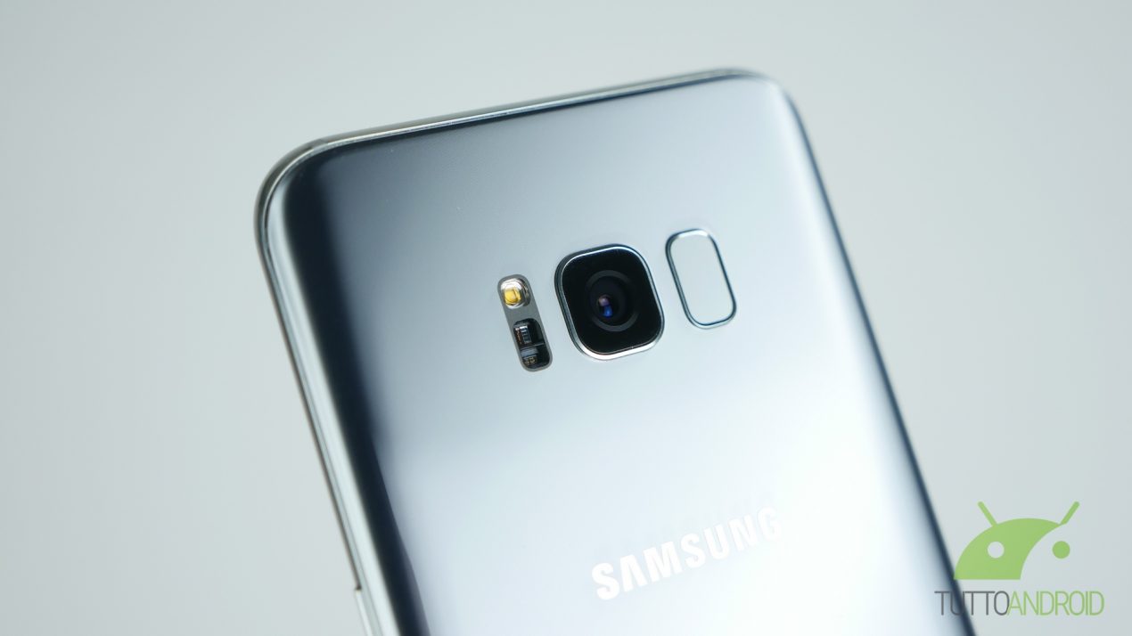 Samsung Galaxy S8 e S8 Plus iniziano a ricevere il fix per BlueBorne e altri miglioramenti