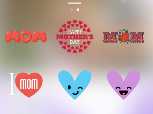 Facebook festeggia le mamme con adesivi, fiori e biglietti