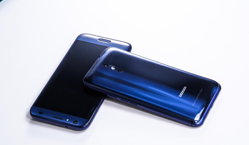 DOOGEE sta per presentare un nuovo smartphone curvo su otto lati