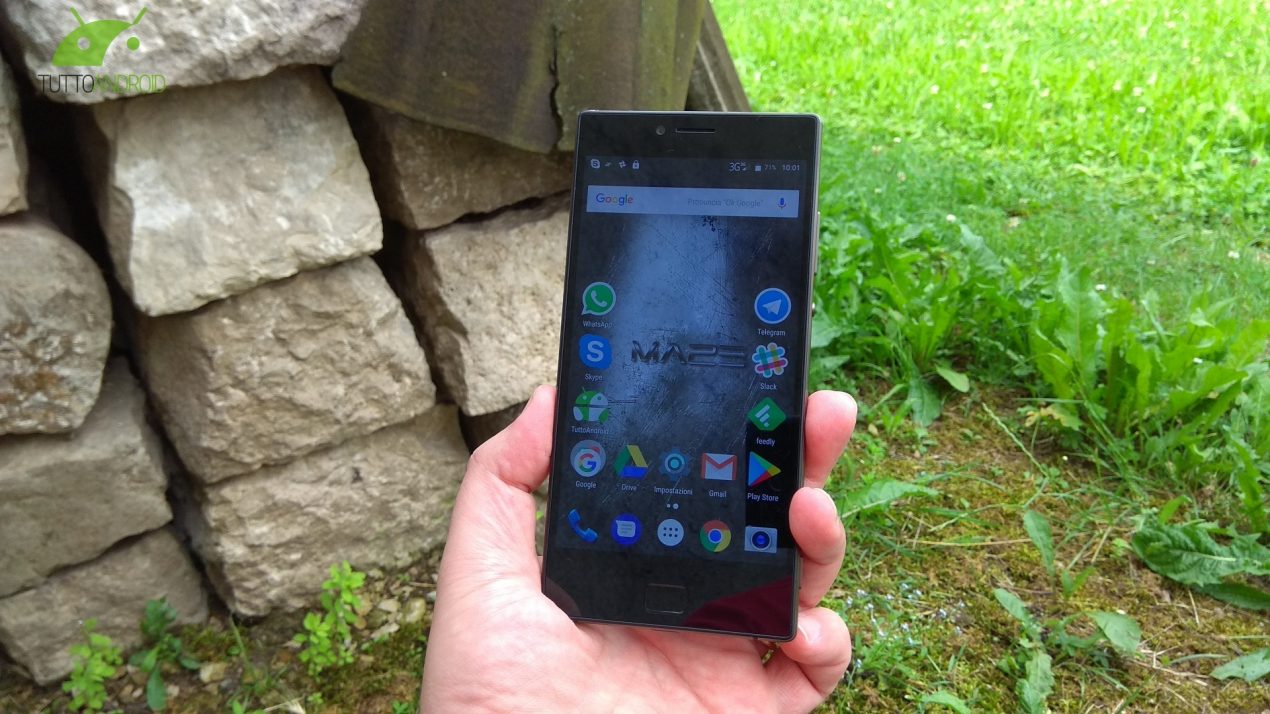 MAZE Blade, le nostre impressioni sull'entry level in vetro da poco più di 100 euro
