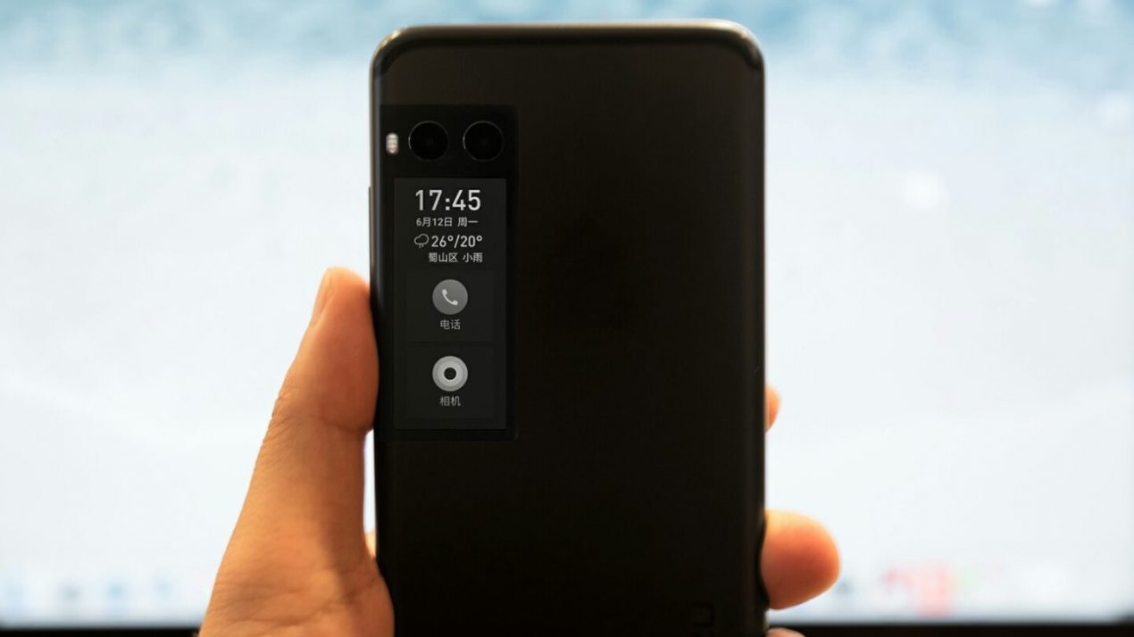 Sony si prepara a presentare due nuovi smartphone, mentre Meizu PRO 7 si mostra dal vivo