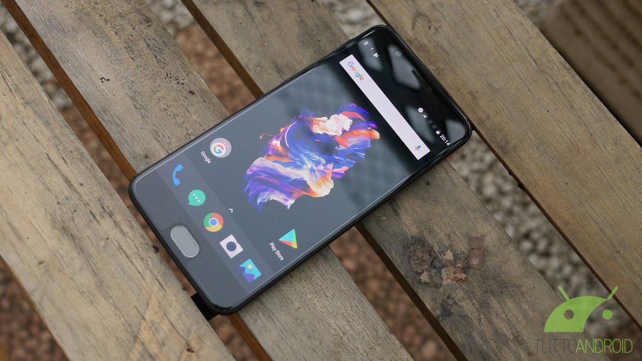 OnePlus 5, disponibili lo sblocco del bootloader e la recovery TWRP