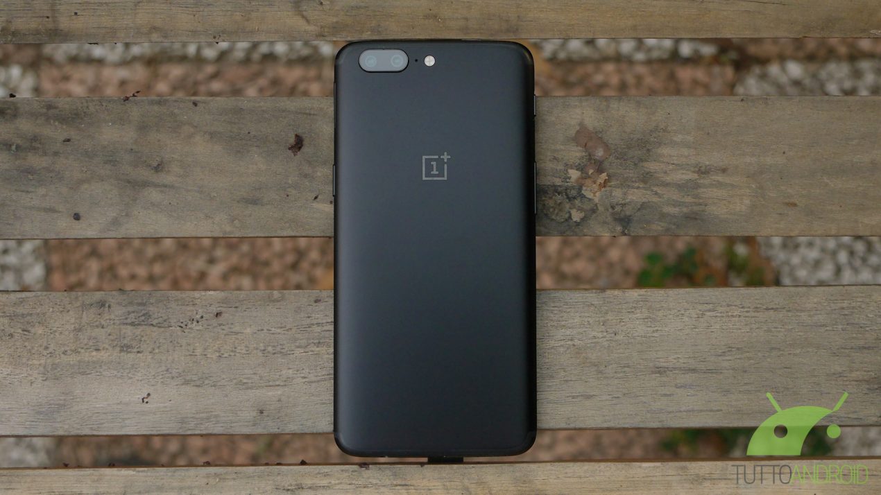 Un ingegnere di Android critica l'operato di OnePlus con i benchmark