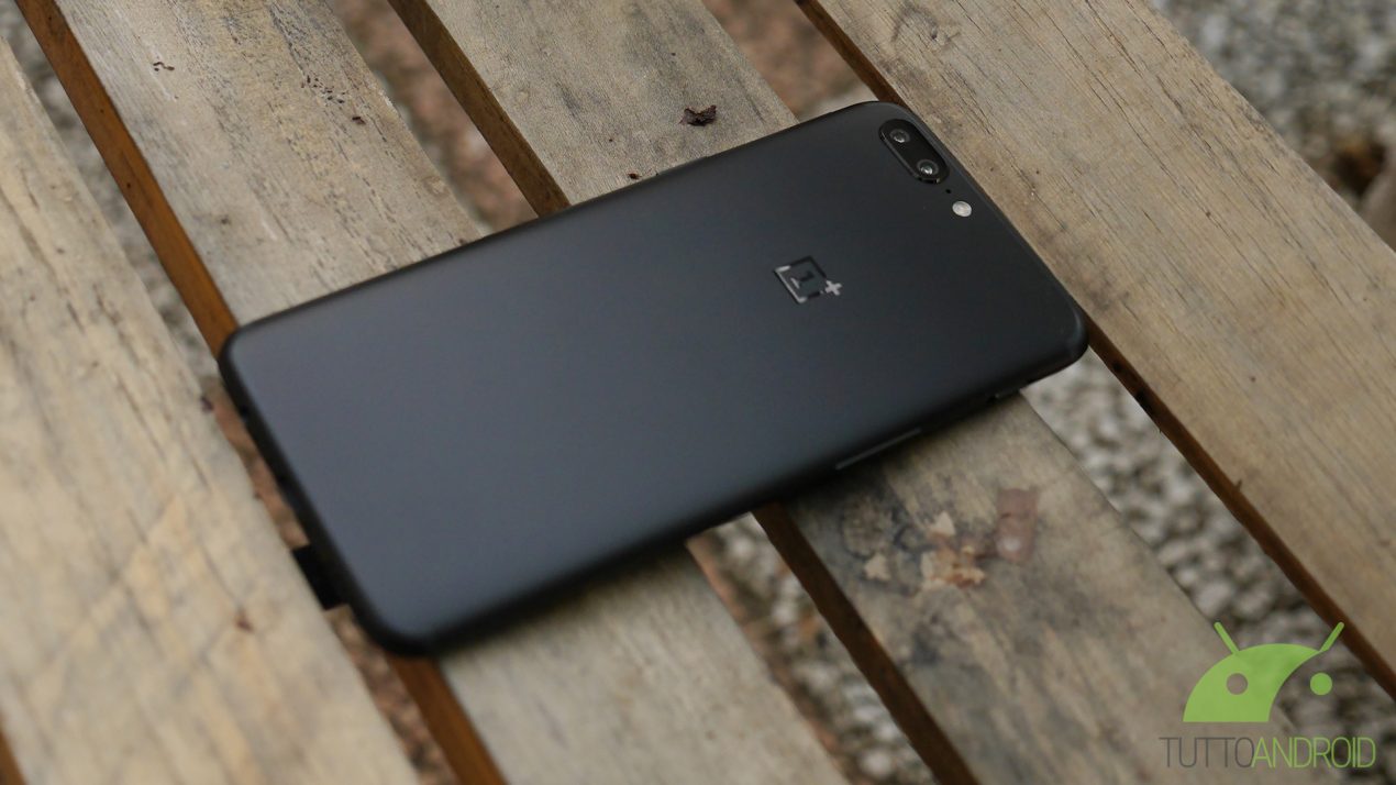 OnePlus 5: l'effetto gelatina è colpa dell'occhio umano e della visione persistente