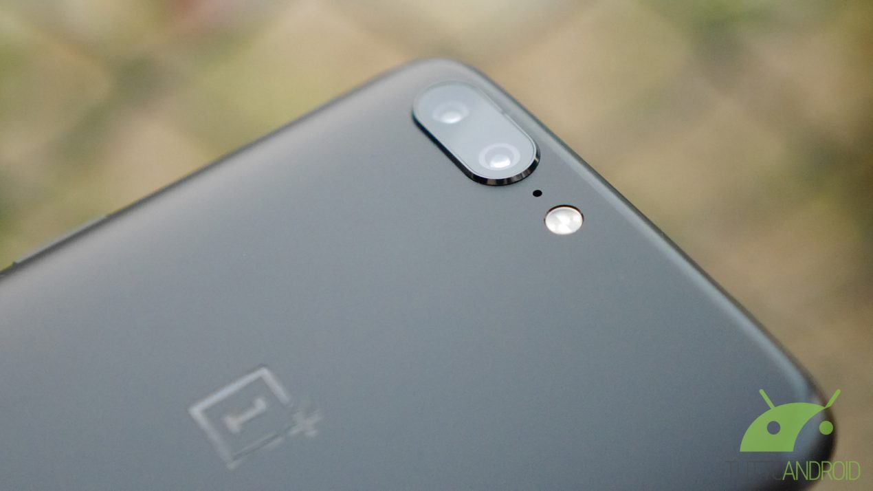 OnePlus 5, sarà la versione gold quella con la nuova colorazione? OnePlus 5, sarà la versione gold quella con la nuova colorazione?