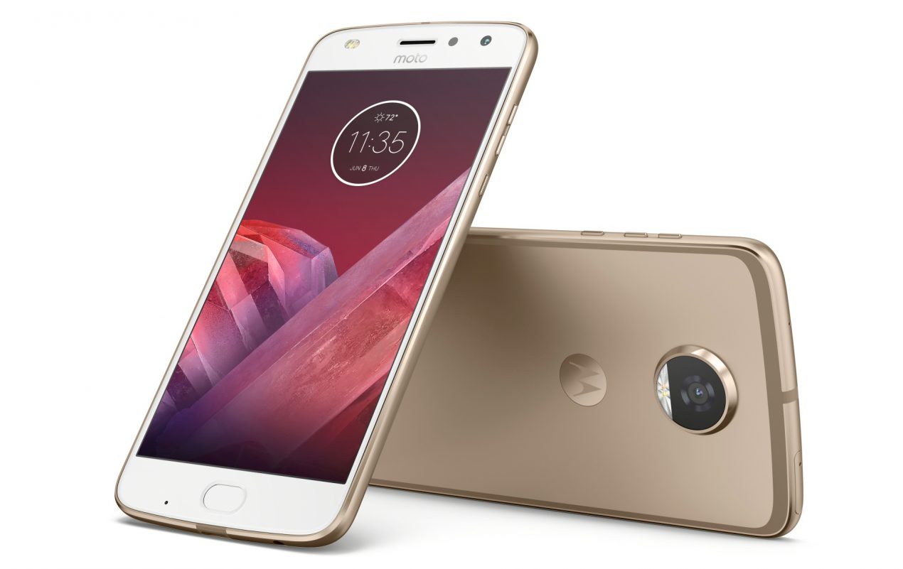 Motorola Moto Z2 Play arriva in Italia: da metà luglio a 499 euro