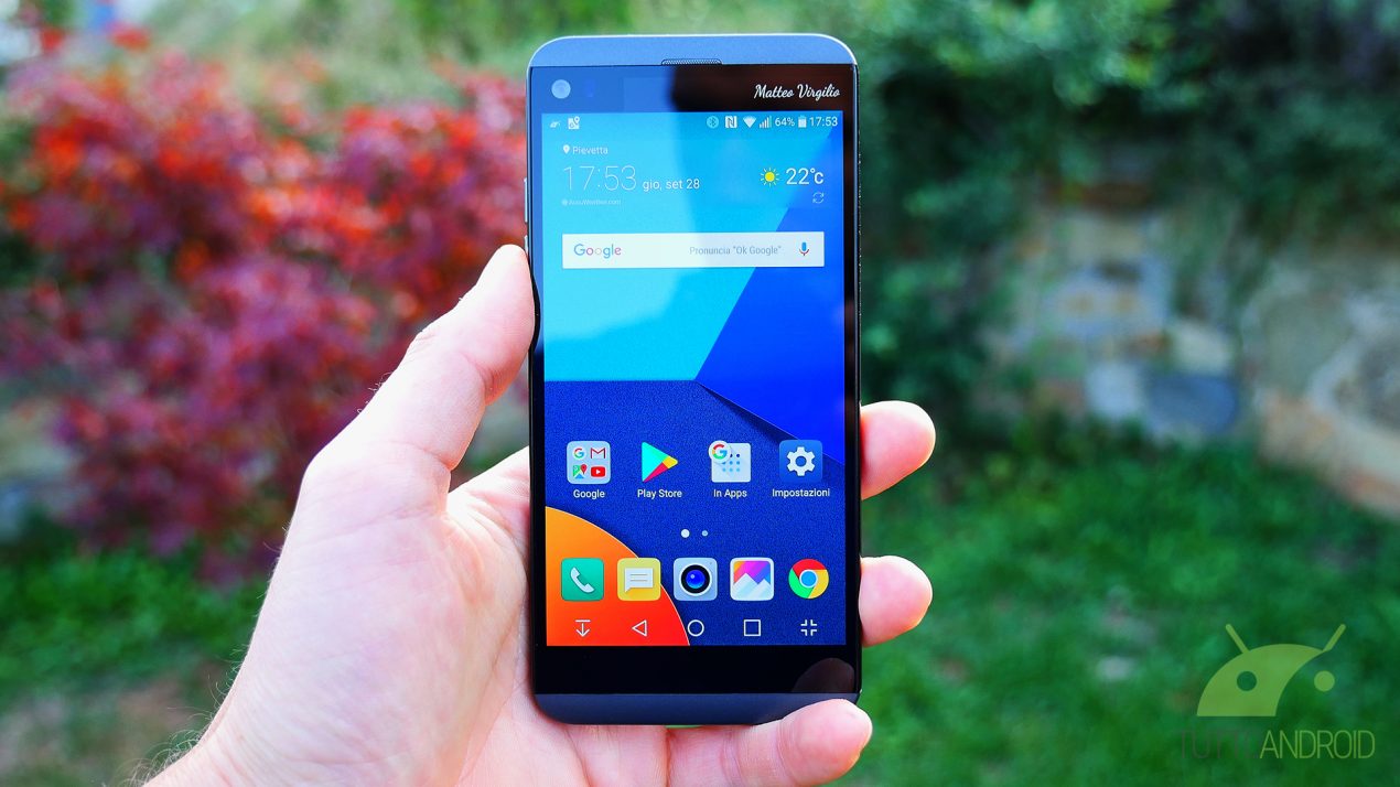 Recensione LG Q8: tanta qualità con un anno di ritardo