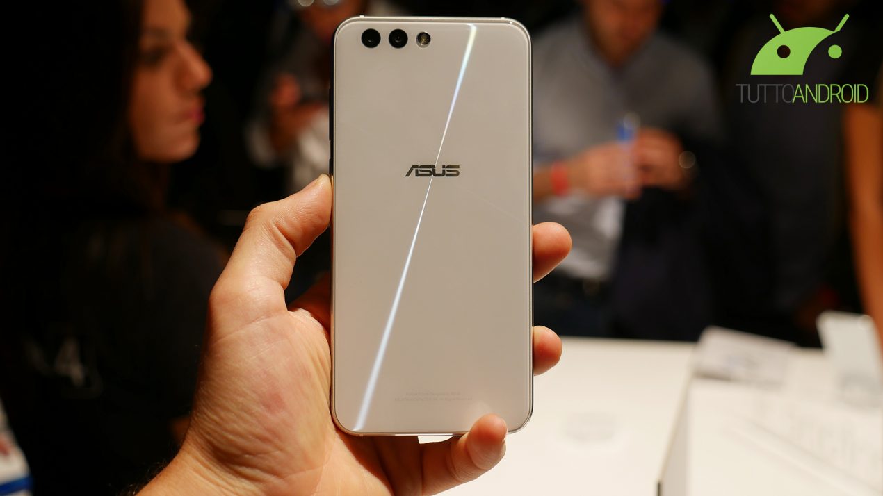 ASUS ZenFone 4 Pro riceve un aggiornamento che migliora le prestazioni della fotocamera