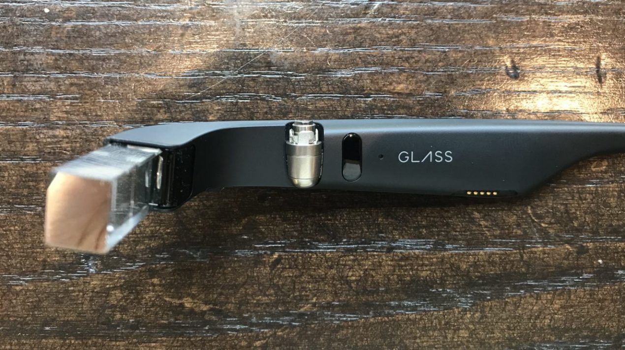 Scopriamo i Google Glass Enterprise Edition nel primo unboxing