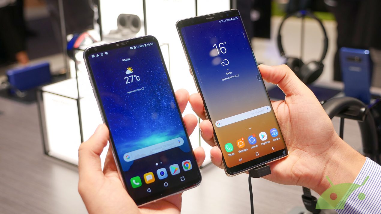 Samsung Galaxy Note 8 vs LG V30, primo video confronto da IFA 2017