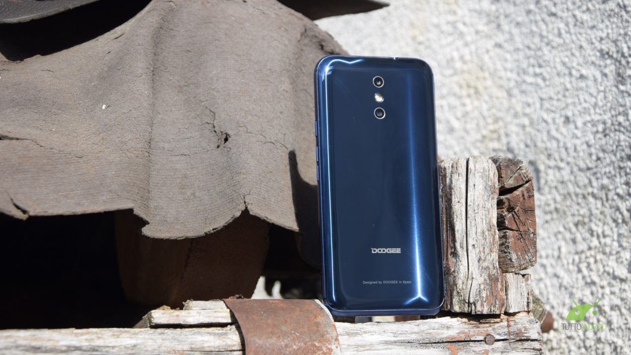 DOOGEE BL5000, grande batteria e doppia fotocamera posteriore, con qualche imperfezione