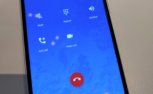 Abilitato il tasto per lo switch tra telefonata e videochiamata con Google Duo