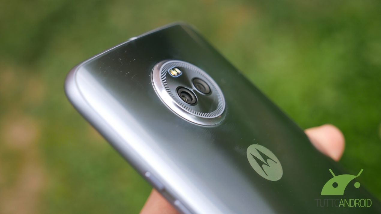 Motorola lancia Moto X4 nella variante con 6 GB di RAM e Android Oreo a meno di 350 euro