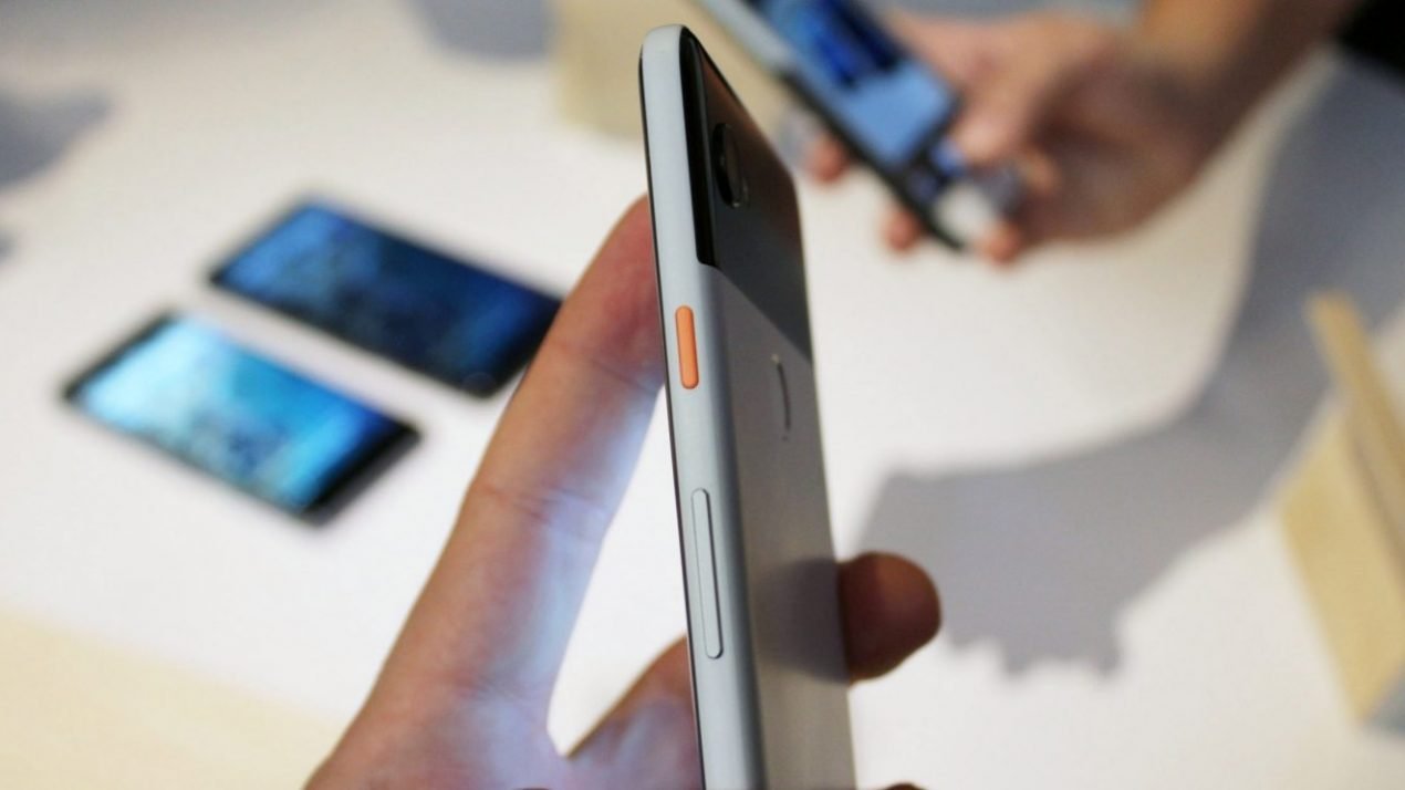 I nuovi Google Pixel 2 hanno uno strano menu di spegnimento